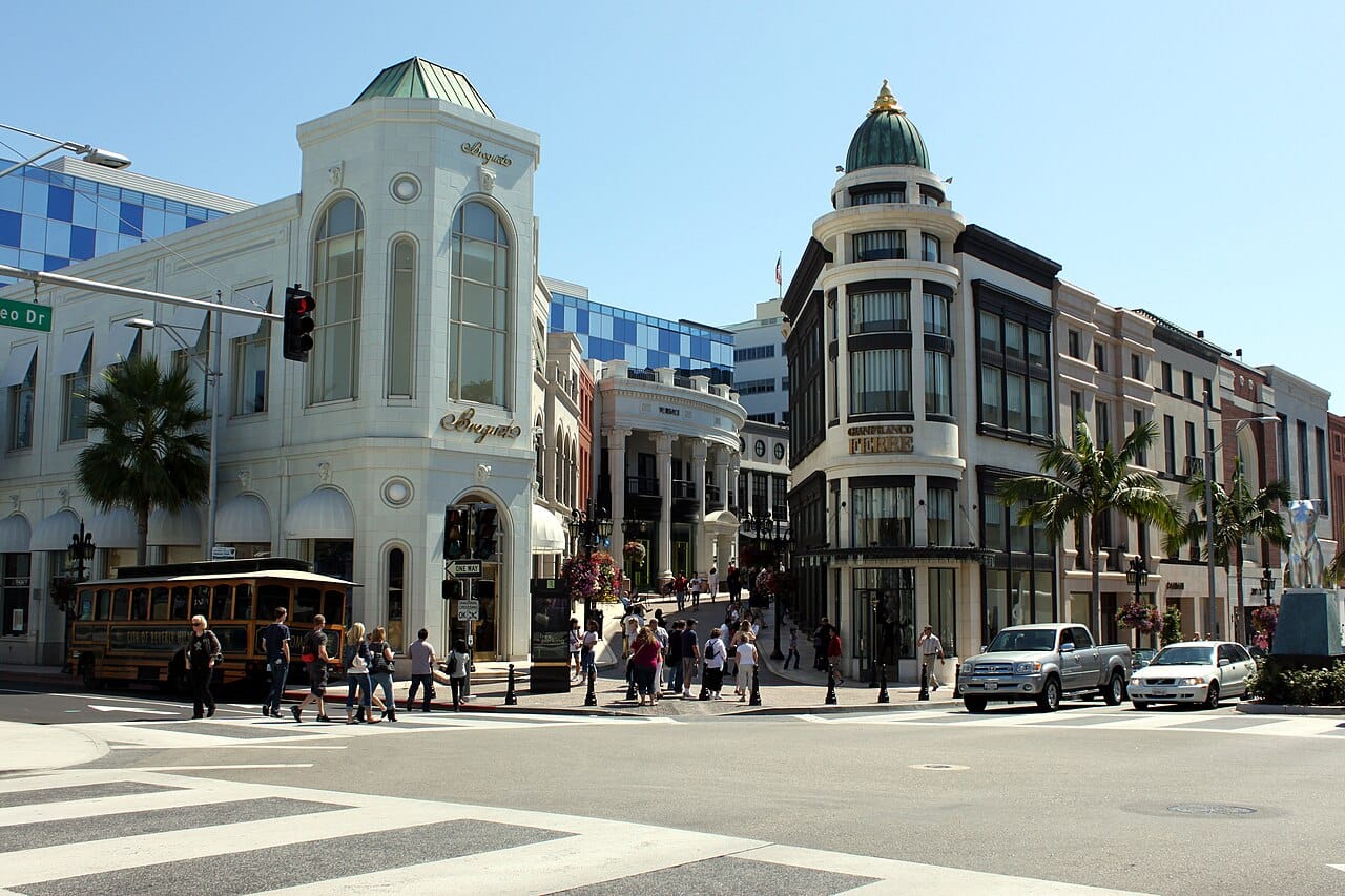 Rodeo Drive in Beverly Hills, California — the iconic luxury shopping destination home to Gucci, Balenciaga and high-end brands accepting cryptocurrency